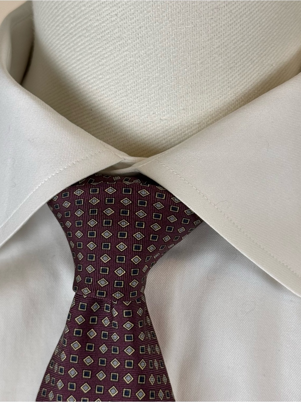 Brooks Brothers Men’s Necktie Plum Tie with Black Squares and Gray Diamonds